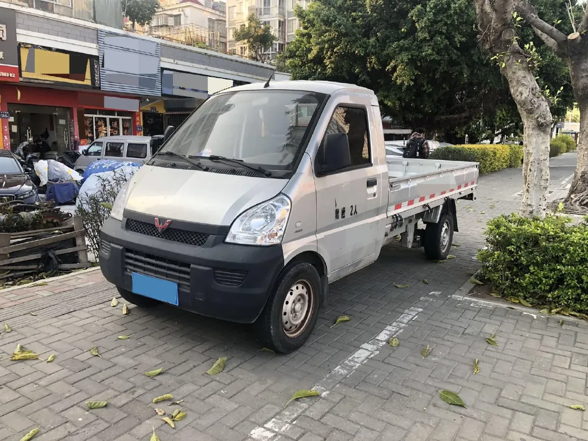 2023 WuLing RongGuang New Truck 1.5L 102HP L4 5MT,autocango,china used car exporter,china ev exporter,chinese used car exporter,chinese used ev exporter