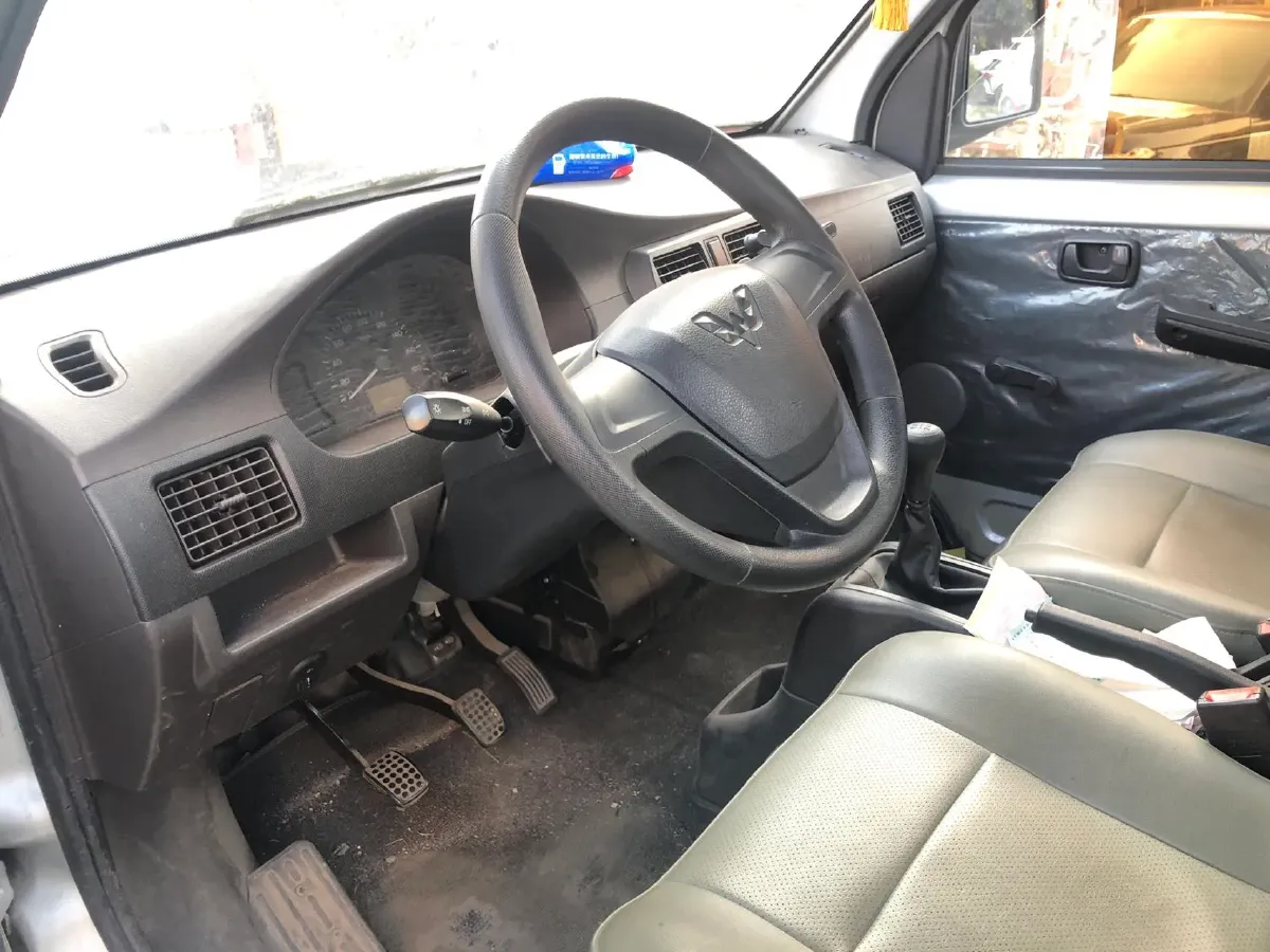 2023 WuLing RongGuang New Truck 1.5L 102HP L4 5MT,autocango,china used car exporter,china ev exporter,chinese used car exporter,chinese used ev exporter