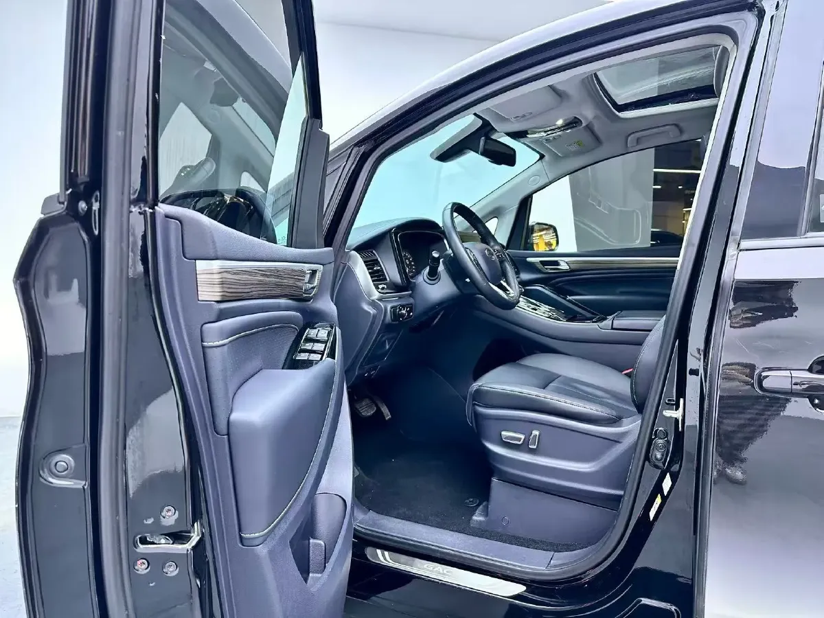 2021 GAC Trumpchi M8 2.0T 252HP L4 8AT,autocango,china used car exporter,china ev exporter,chinese used car exporter,chinese used ev exporter