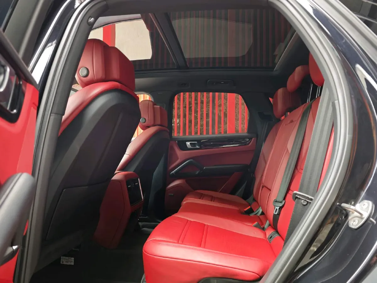 2023 Porsche Cayenne 2.0T 252HP L4 8AT PHEV 17.9KWH,autocango,china used car exporter,china ev exporter,chinese used car exporter,chinese used ev exporter