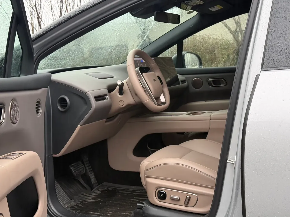 2025 Li i6 BEV,autocango,china used car exporter,china ev exporter,chinese used car exporter,chinese used ev exporter