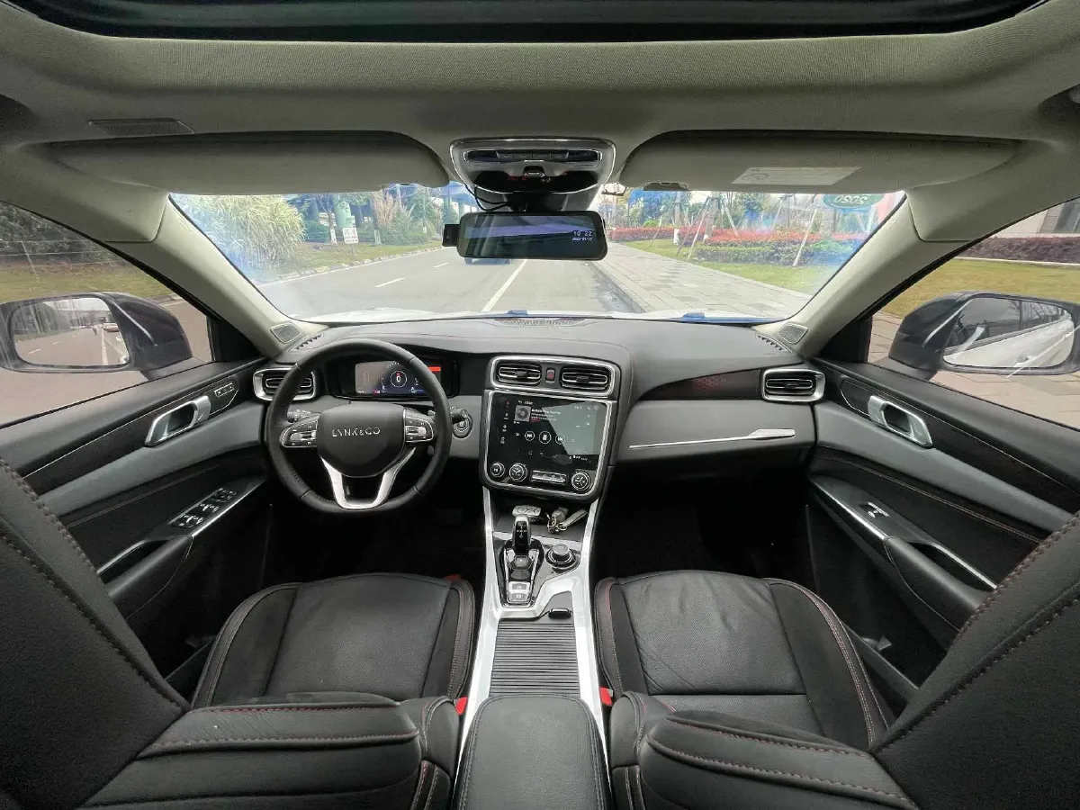 2019 LYNK&CO 01 2.0T 190HP L4 7DCT,autocango,china used car exporter,china ev exporter,chinese used car exporter,chinese used ev exporter