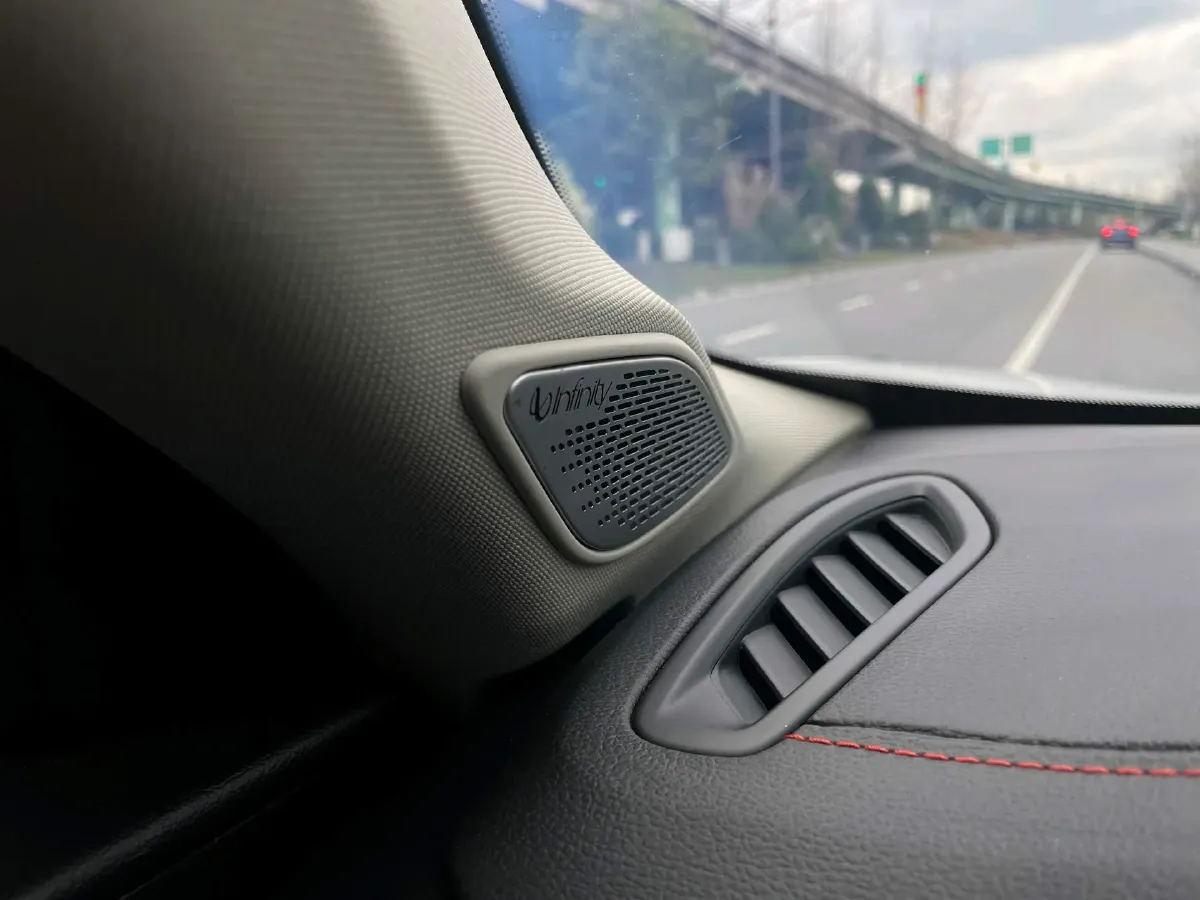 2019 LYNK&CO 01 2.0T 190HP L4 7DCT,autocango,china used car exporter,china ev exporter,chinese used car exporter,chinese used ev exporter