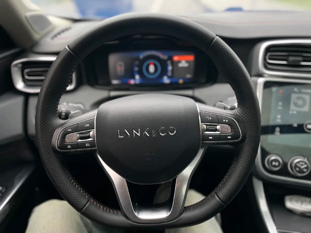 2019 LYNK&CO 01 2.0T 190HP L4 7DCT,autocango,china used car exporter,china ev exporter,chinese used car exporter,chinese used ev exporter