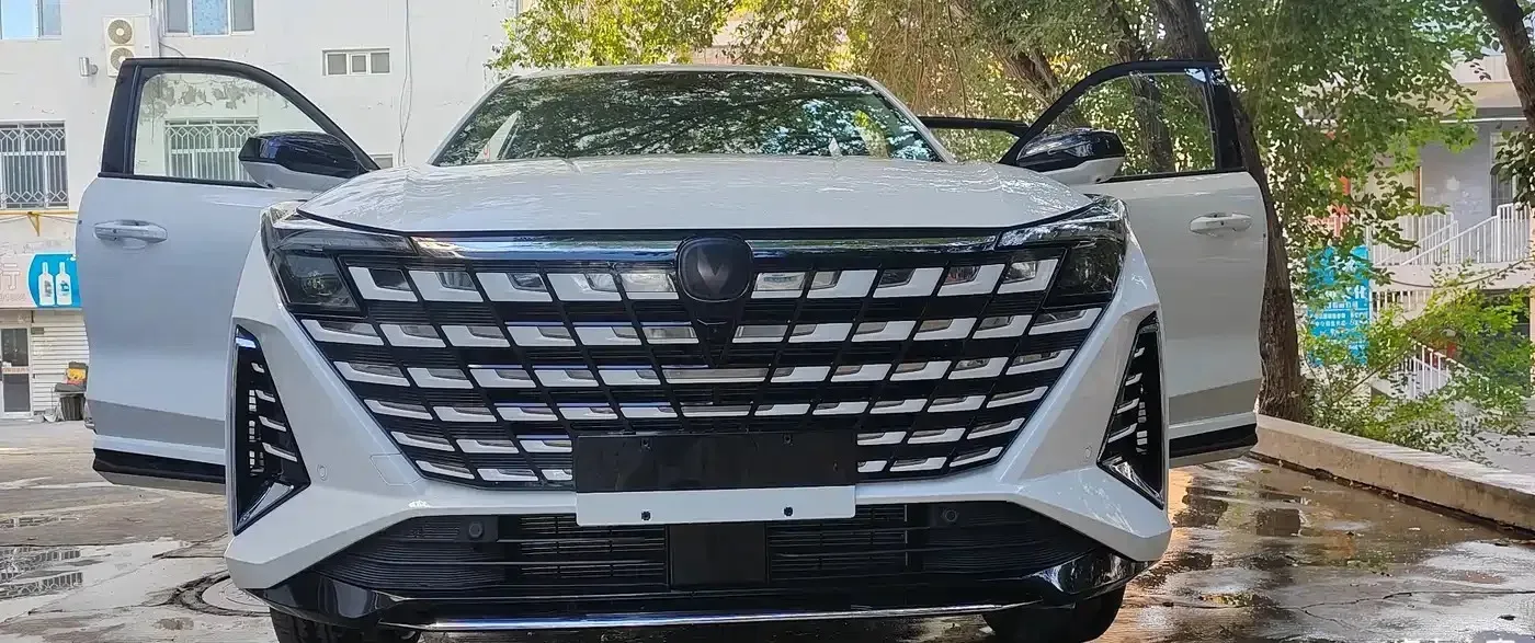 2024 ChangAn UNI-Z 1.5L 98HP L4 E-CVT PHEV 18.4KWH,autocango,china used car exporter,china ev exporter,chinese used car exporter,chinese used ev exporter