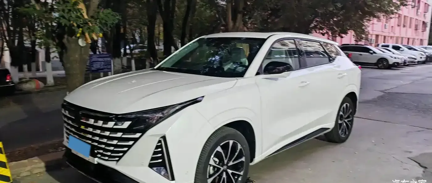 2024 ChangAn UNI-Z 1.5L 98HP L4 E-CVT PHEV 18.4KWH,autocango,china used car exporter,china ev exporter,chinese used car exporter,chinese used ev exporter