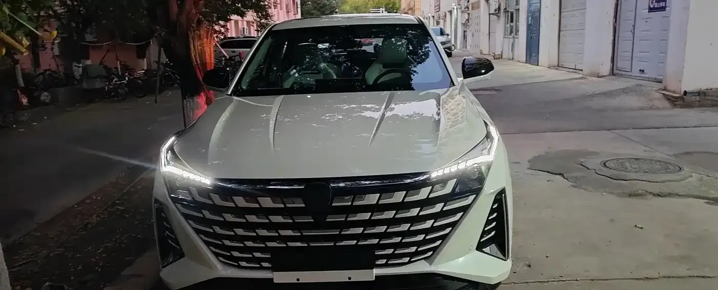 2024 ChangAn UNI-Z 1.5L 98HP L4 E-CVT PHEV 18.4KWH,autocango,china used car exporter,china ev exporter,chinese used car exporter,chinese used ev exporter