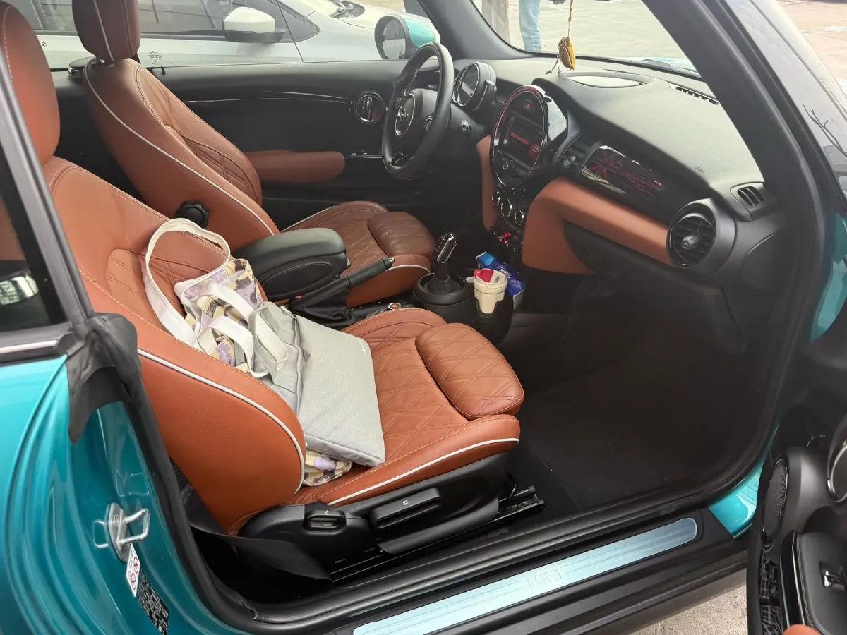 2019 MINI MINI 1.5T 136HP L3 7DCT,autocango,china used car exporter,china ev exporter,chinese used car exporter,chinese used ev exporter