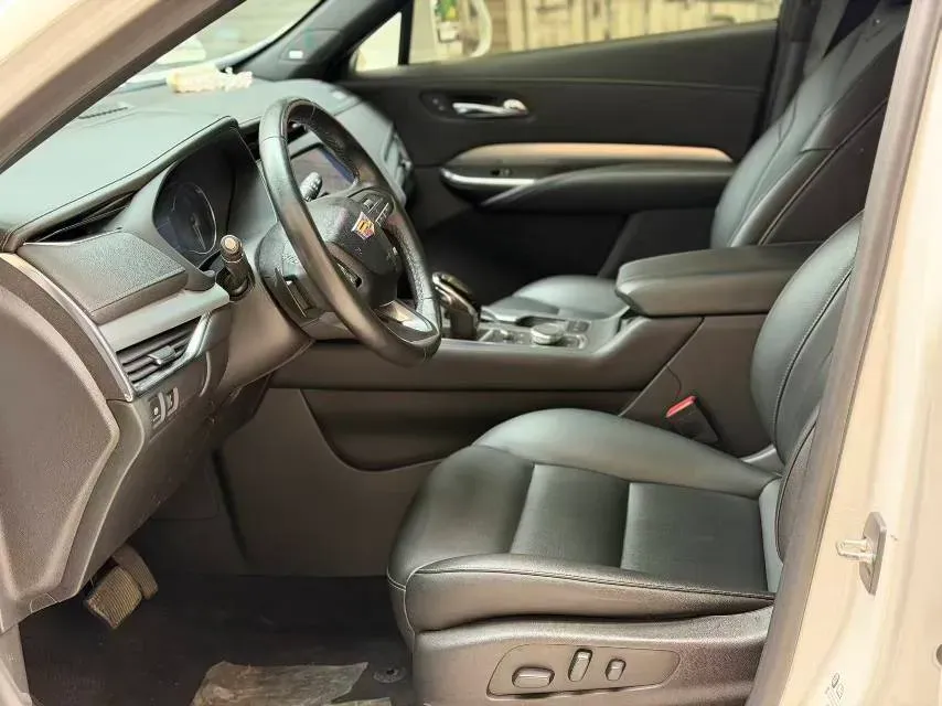 2020 Cadillac XT4 2.0T 241HP L4 9AT,autocango,china used car exporter,china ev exporter,chinese used car exporter,chinese used ev exporter