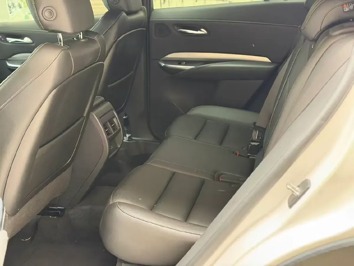 2020 Cadillac XT4 2.0T 241HP L4 9AT,autocango,china used car exporter,china ev exporter,chinese used car exporter,chinese used ev exporter