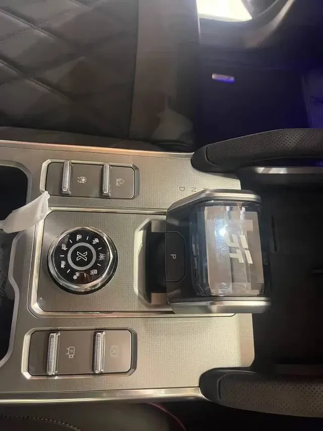 2025 Jetour Traveller 2.0T 254HP L4 8AT,autocango,china used car exporter,china ev exporter,chinese used car exporter,chinese used ev exporter