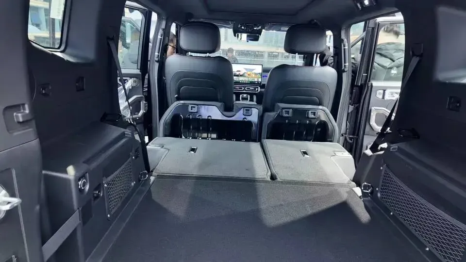 2025 Jetour Traveller 2.0T 254HP L4 8AT,autocango,china used car exporter,china ev exporter,chinese used car exporter,chinese used ev exporter