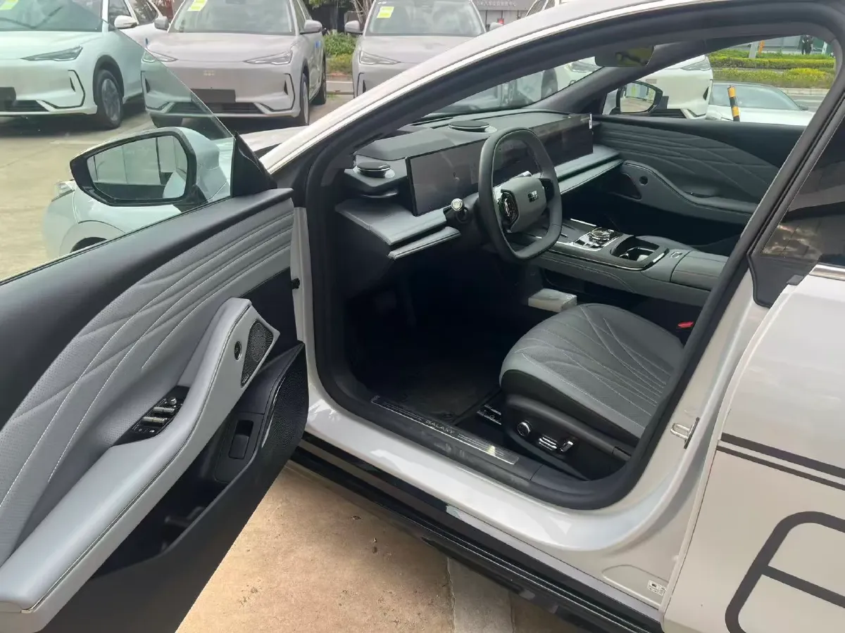 2025 MAXUS InterstellarX 2.5T 224HP L4 8AT,autocango,china used car exporter,china ev exporter,chinese used car exporter,chinese used ev exporter