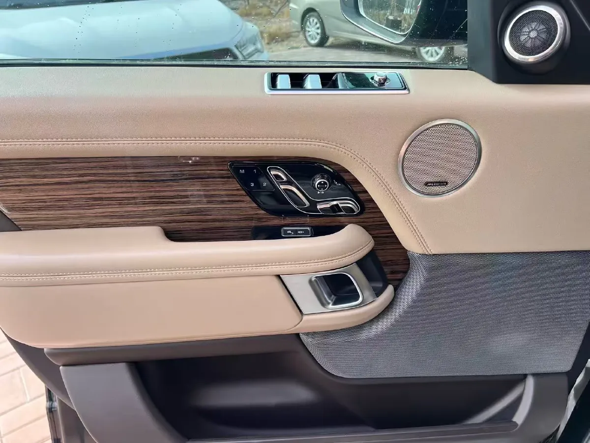 2019 BMW 7 Series 3.0T 340HP L6 8AT,autocango,china used car exporter,china ev exporter,chinese used car exporter,chinese used ev exporter