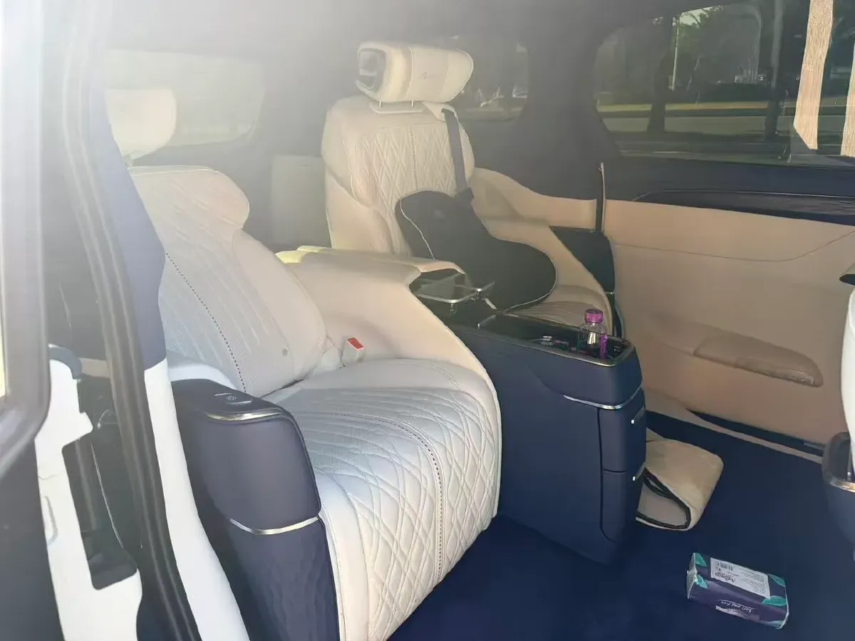 2020 Buick GL8 2.0T 237HP L4 9AT,autocango,china used car exporter,china ev exporter,chinese used car exporter,chinese used ev exporter