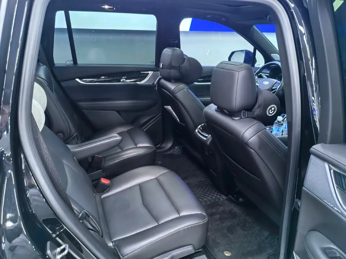 2022 Cadillac XT6 2.0T 237HP L4 9AT,autocango,china used car exporter,china ev exporter,chinese used car exporter,chinese used ev exporter