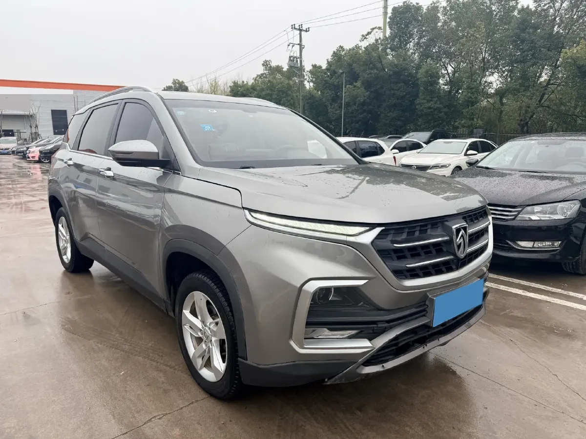 2018 BaoJun 530 1.5T 150HP L4 6DCT,autocango,china used car exporter,china ev exporter,chinese used car exporter,chinese used ev exporter