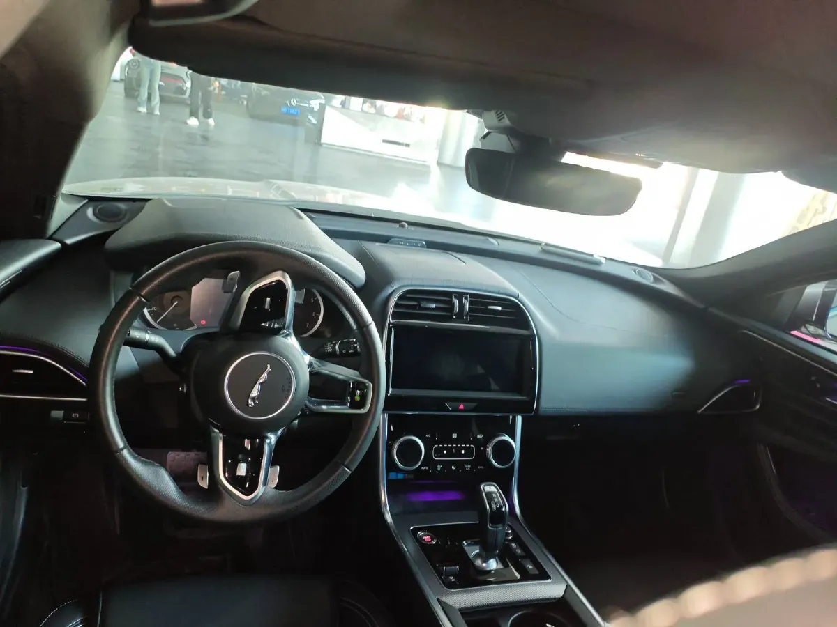 2021 Jaguar XEL 2.0T 200HP L4 8AT,autocango,china used car exporter,china ev exporter,chinese used car exporter,chinese used ev exporter