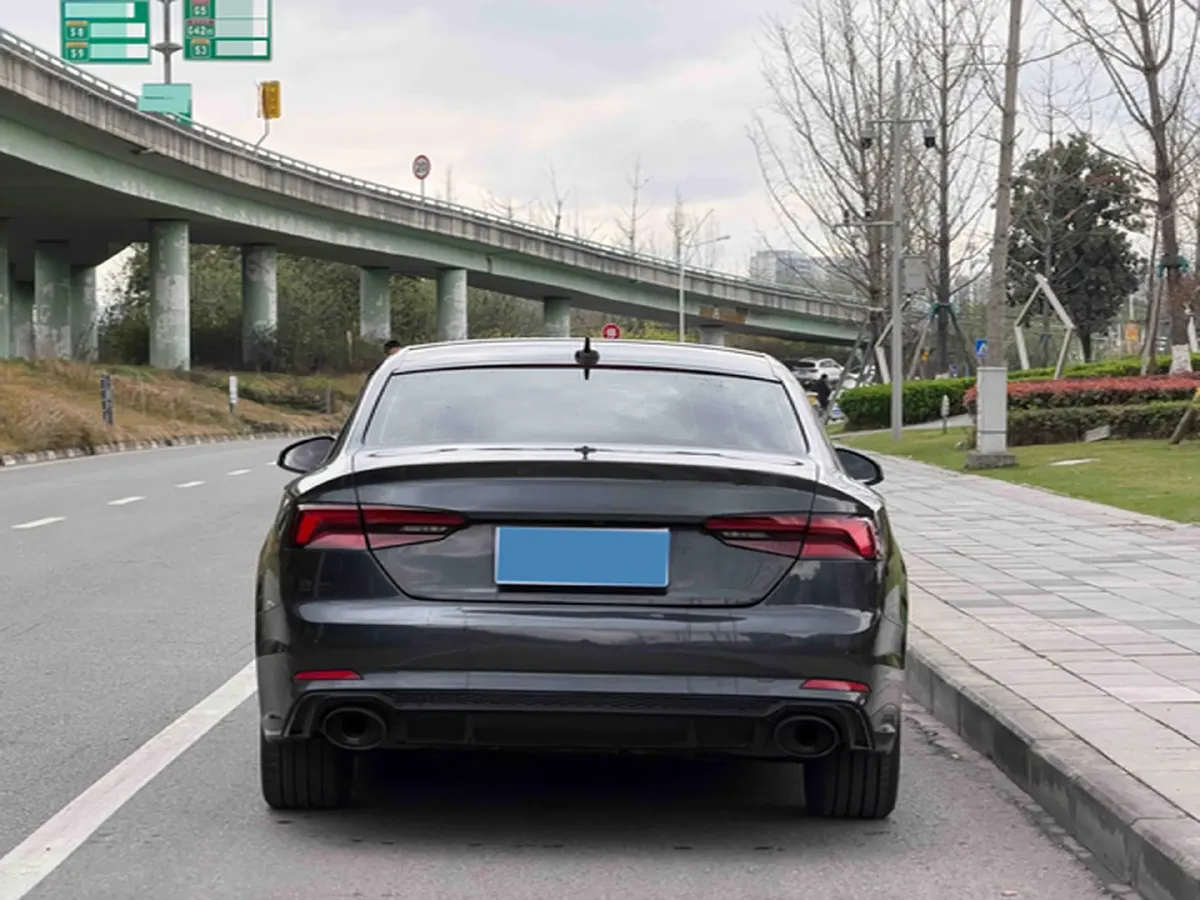 2019 Alfa Romeo Giulia 2.0T 280HP L4 8AT,autocango,china used car exporter,china ev exporter,chinese used car exporter,chinese used ev exporter