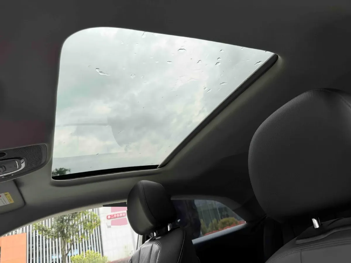 2019 Alfa Romeo Giulia 2.0T 280HP L4 8AT,autocango,china used car exporter,china ev exporter,chinese used car exporter,chinese used ev exporter