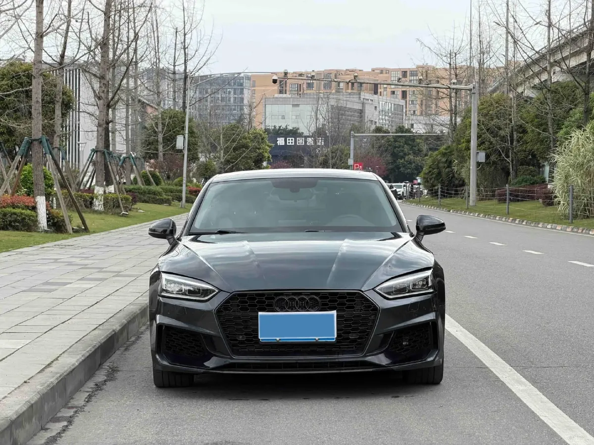 2019 Alfa Romeo Giulia 2.0T 280HP L4 8AT,autocango,china used car exporter,china ev exporter,chinese used car exporter,chinese used ev exporter