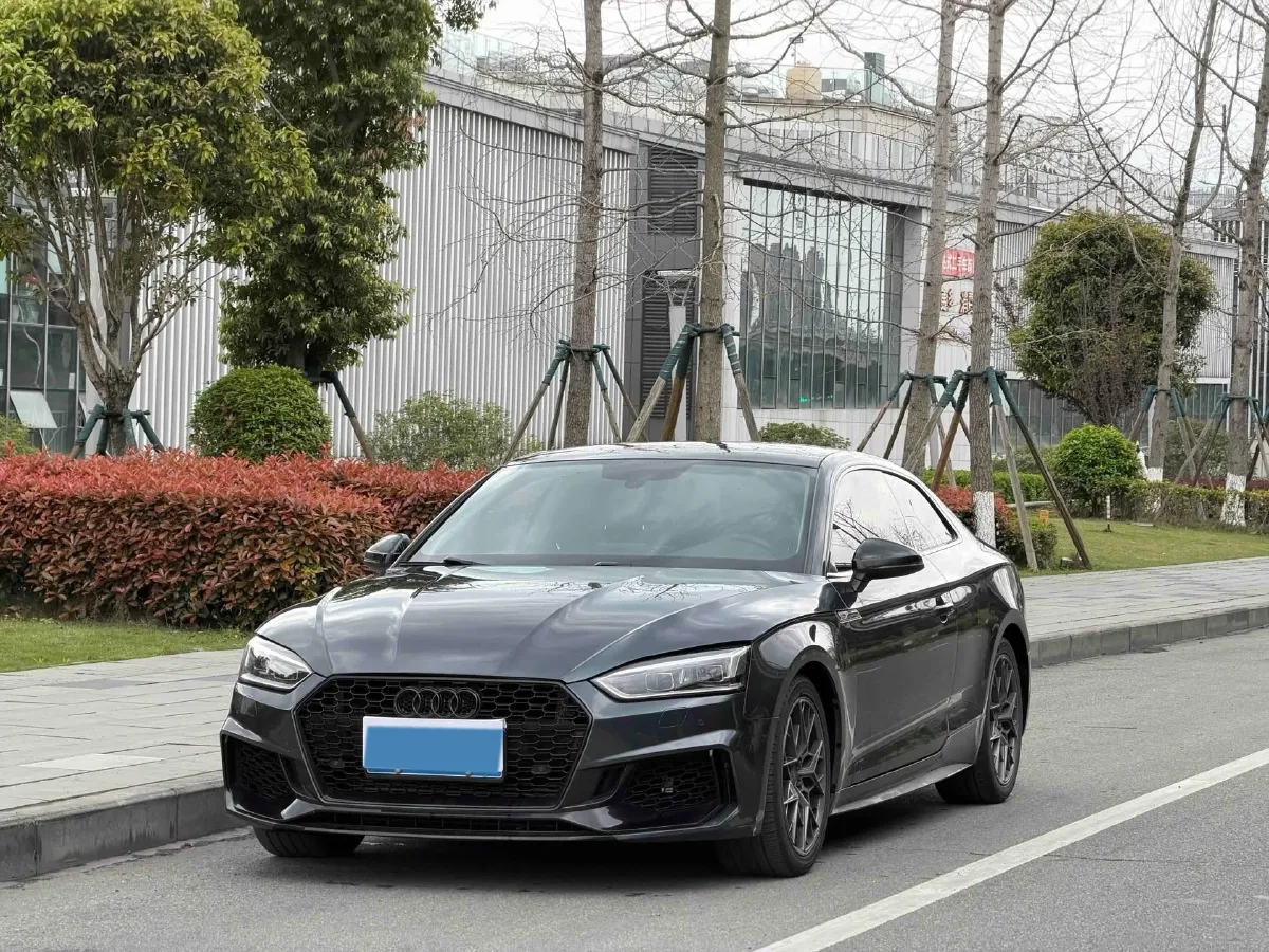 2019 Alfa Romeo Giulia 2.0T 280HP L4 8AT,autocango,china used car exporter,china ev exporter,chinese used car exporter,chinese used ev exporter