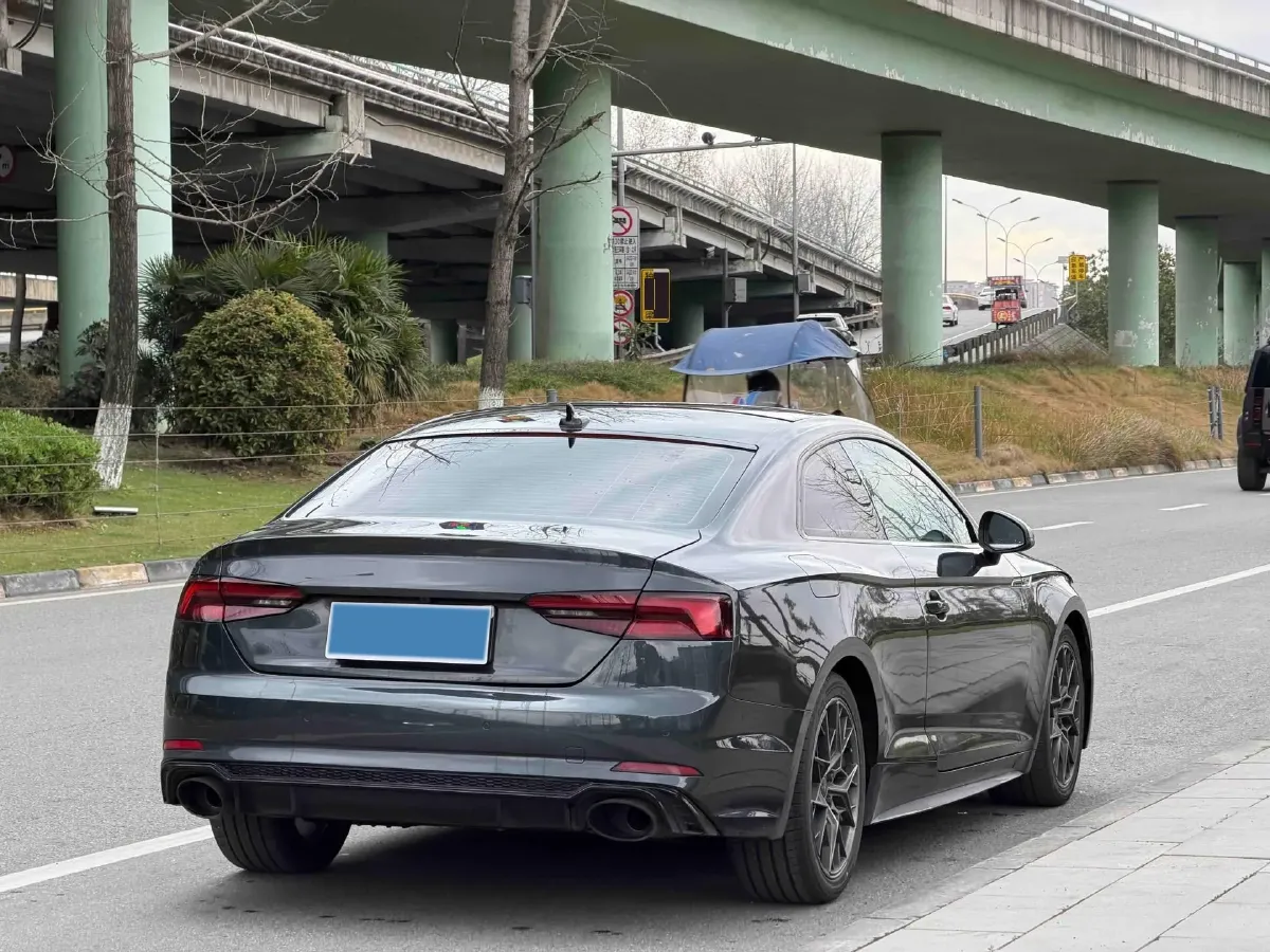 2019 Alfa Romeo Giulia 2.0T 280HP L4 8AT,autocango,china used car exporter,china ev exporter,chinese used car exporter,chinese used ev exporter