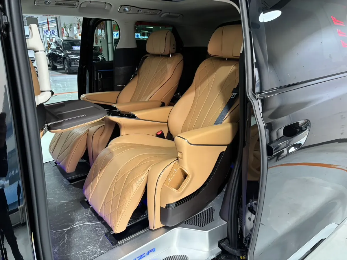 2024 Denza D9 1.5T 139HP L4 E-CVT PHEV 40KWH,autocango,china used car exporter,china ev exporter,chinese used car exporter,chinese used ev exporter