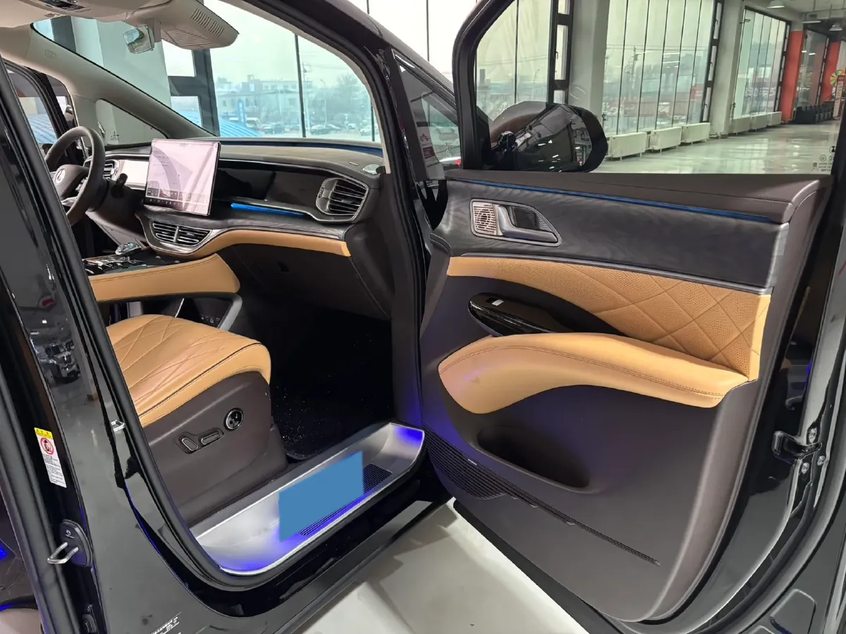 2024 Denza D9 1.5T 139HP L4 E-CVT PHEV 40KWH,autocango,china used car exporter,china ev exporter,chinese used car exporter,chinese used ev exporter