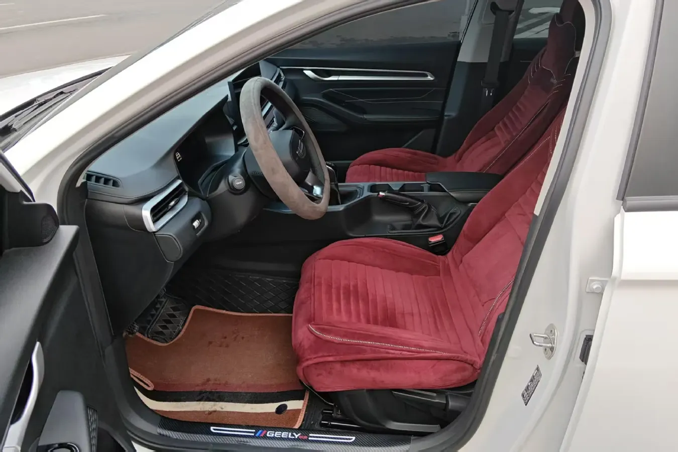 2025 Geely Emgrand 1.5L 127HP L4 5MT,autocango,china used car exporter,china ev exporter,chinese used car exporter,chinese used ev exporter