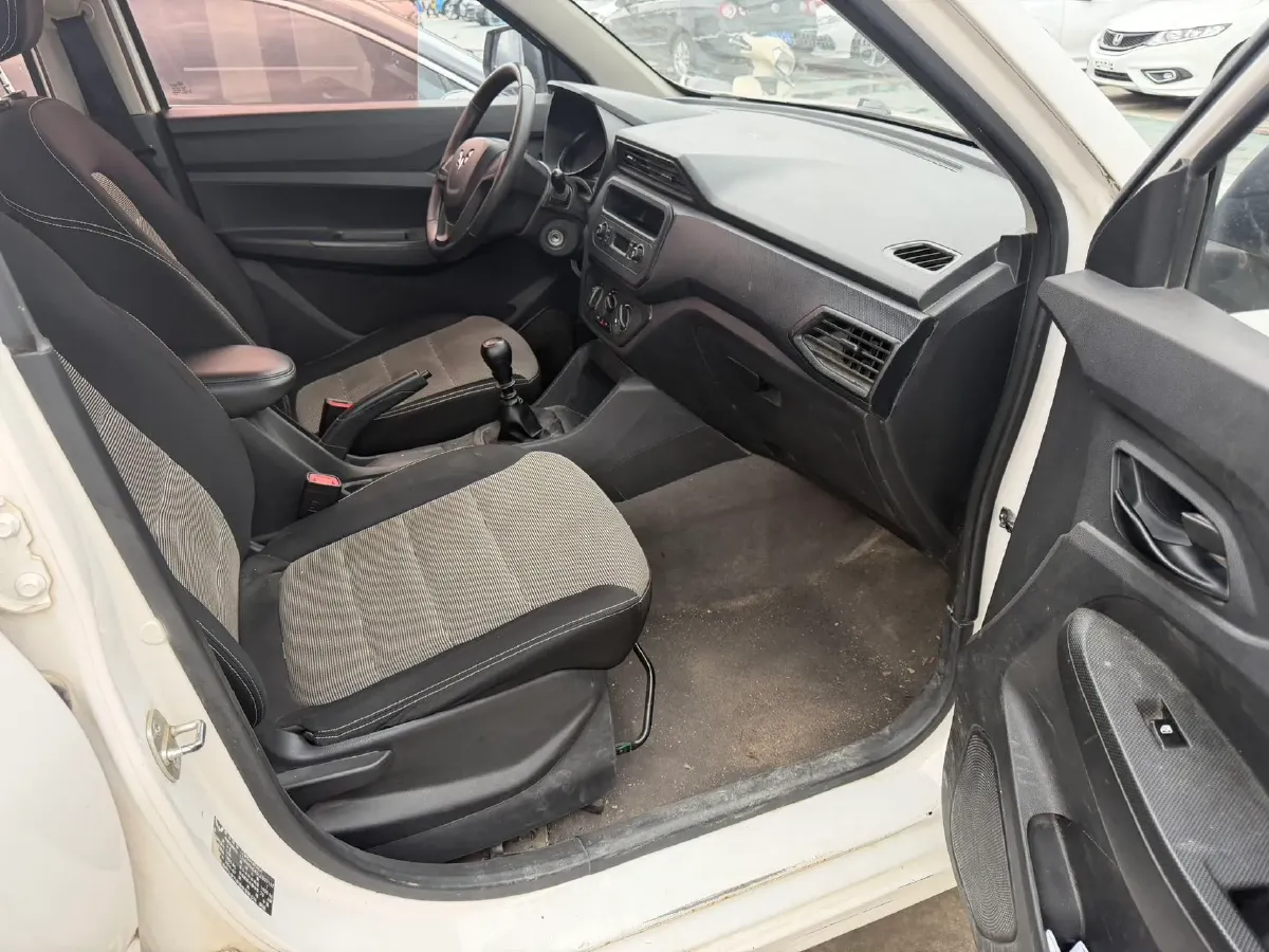 2019 WuLing HongGuang 1.5L 105HP L4 5MT,autocango,china used car exporter,china ev exporter,chinese used car exporter,chinese used ev exporter