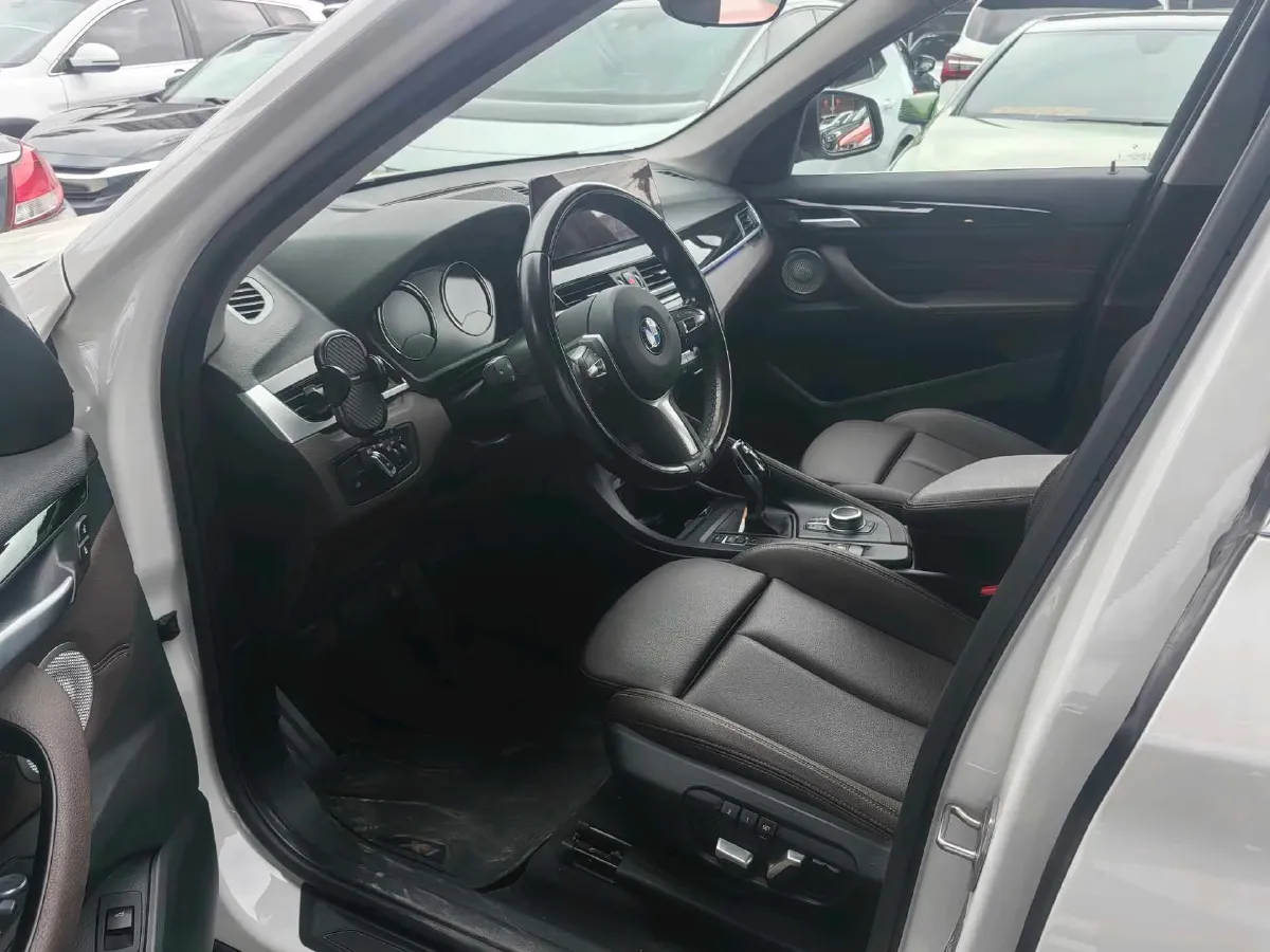 2021 BMW X1 2.0T 192HP L4 7DCT,autocango,china used car exporter,china ev exporter,chinese used car exporter,chinese used ev exporter
