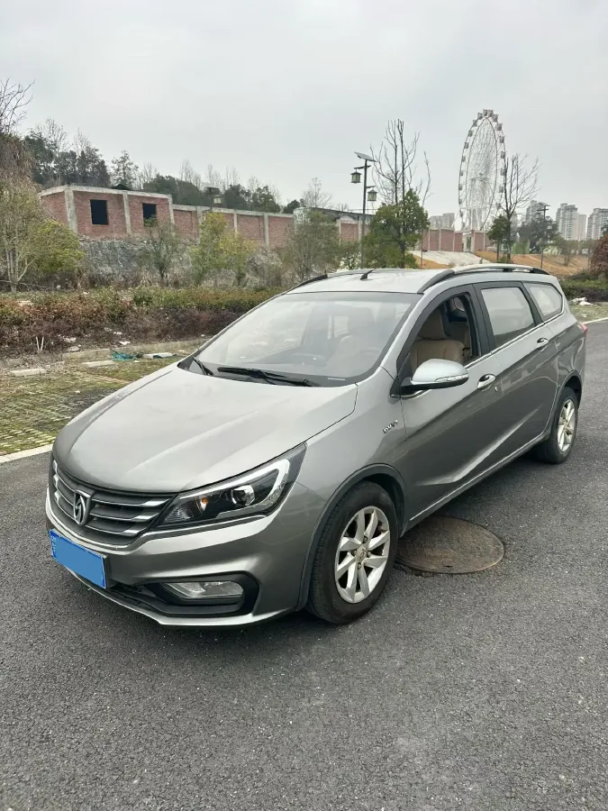 2017 BaoJun 310W 1.5L 112HP L4 6MT,autocango,china used car exporter,china ev exporter,chinese used car exporter,chinese used ev exporter