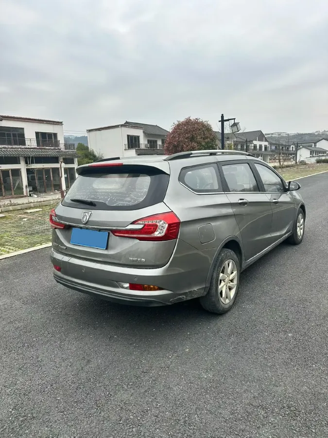 2017 BaoJun 310W 1.5L 112HP L4 6MT,autocango,china used car exporter,china ev exporter,chinese used car exporter,chinese used ev exporter