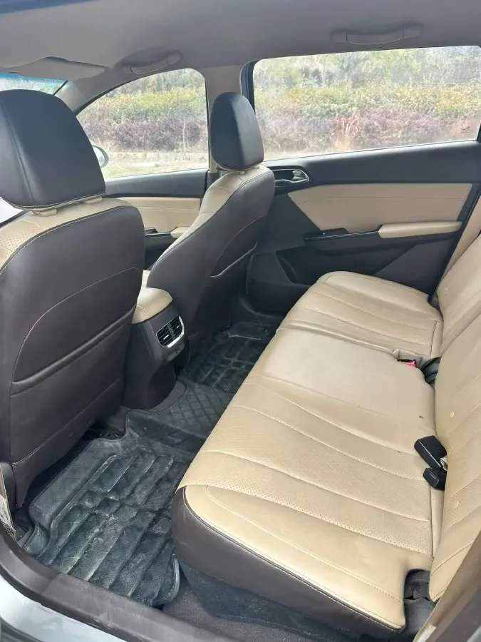 2017 BaoJun 310W 1.5L 112HP L4 6MT,autocango,china used car exporter,china ev exporter,chinese used car exporter,chinese used ev exporter