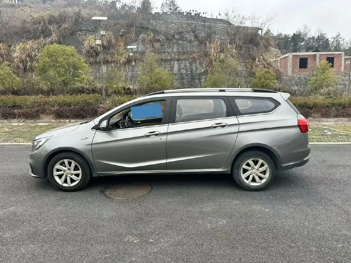 2017 BaoJun 310W 1.5L 112HP L4 6MT,autocango,china used car exporter,china ev exporter,chinese used car exporter,chinese used ev exporter