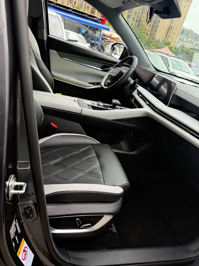 2023 ChangAn CS75 Plus 1.5T 188HP L4 8AT,autocango,china used car exporter,china ev exporter,chinese used car exporter,chinese used ev exporter