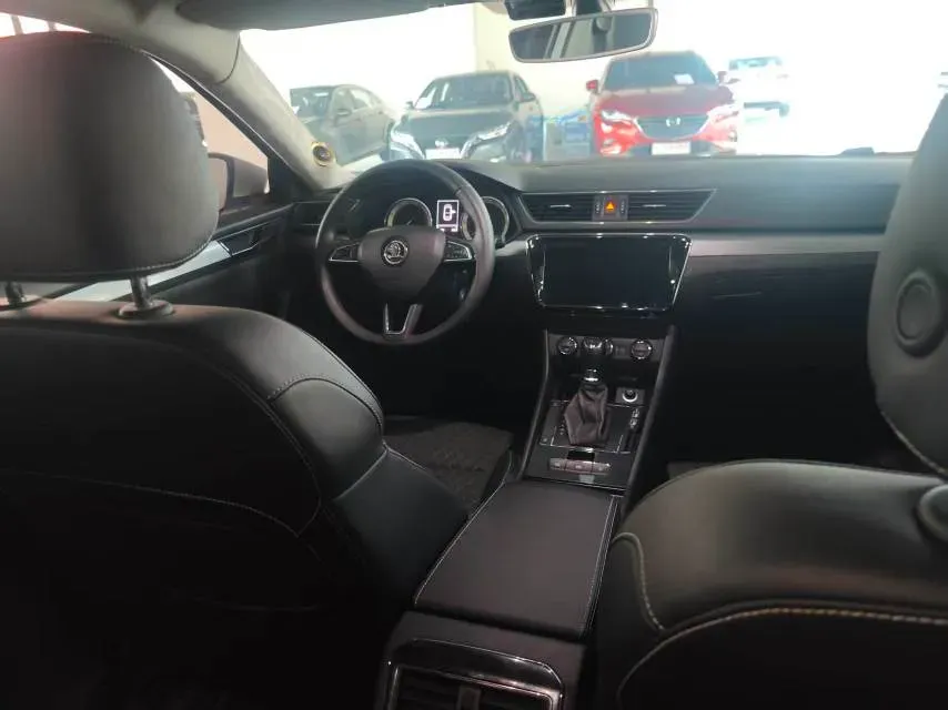 2018 Skoda Superb 1.8T 180HP L4 7DCT,autocango,china used car exporter,china ev exporter,chinese used car exporter,chinese used ev exporter