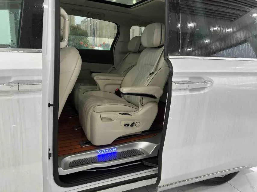 2022 Voyah Dream BEV 82KWH,autocango,china used car exporter,china ev exporter,chinese used car exporter,chinese used ev exporter