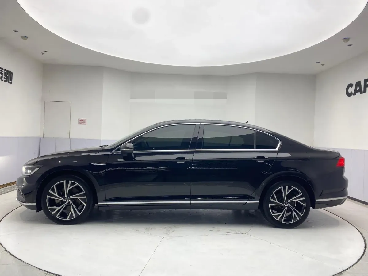 2021 Volkswagen Magotan 2.0T 186HP L4 7DCT,autocango,china used car exporter,china ev exporter,chinese used car exporter,chinese used ev exporter