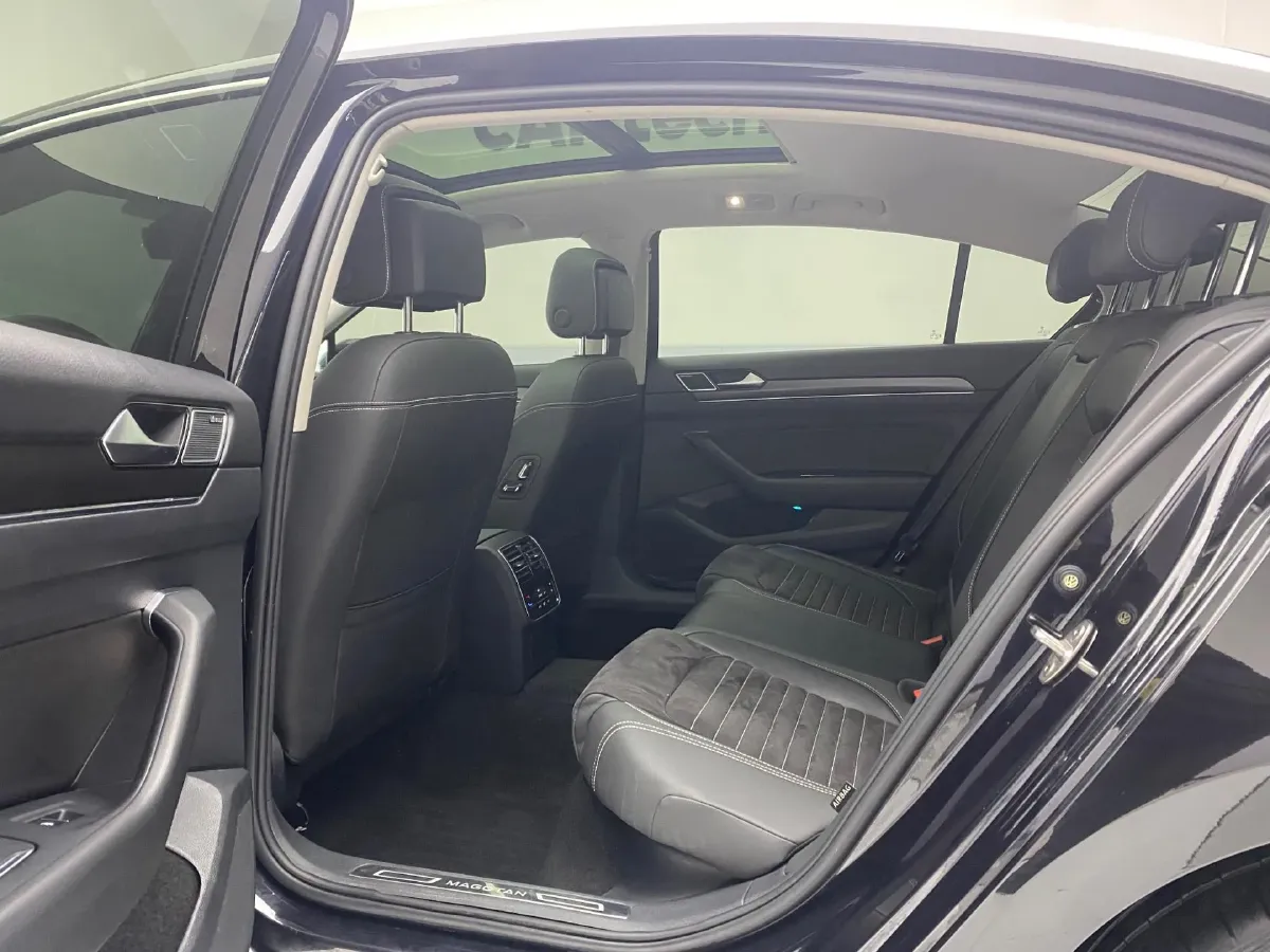 2021 Volkswagen Magotan 2.0T 186HP L4 7DCT,autocango,china used car exporter,china ev exporter,chinese used car exporter,chinese used ev exporter