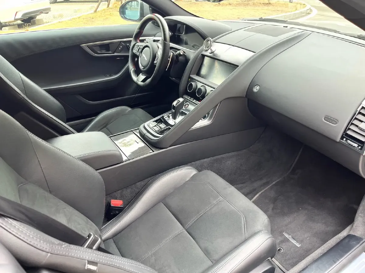 2021 Jaguar F-TYPE 3.0T 381HP V6 8AT,autocango,china used car exporter,china ev exporter,chinese used car exporter,chinese used ev exporter