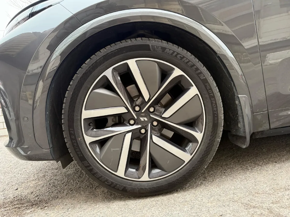 2024 Li L8 Range Extended 154HP REEV 52.3KWH,autocango,china used car exporter,china ev exporter,chinese used car exporter,chinese used ev exporter