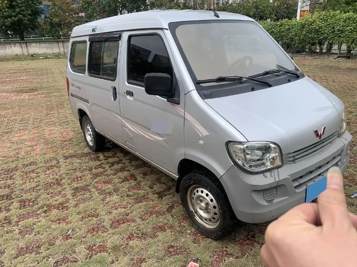 2020 WuLing ZhiGuang 1.2L 76HP L4 5MT,autocango,china used car exporter,china ev exporter,chinese used car exporter,chinese used ev exporter