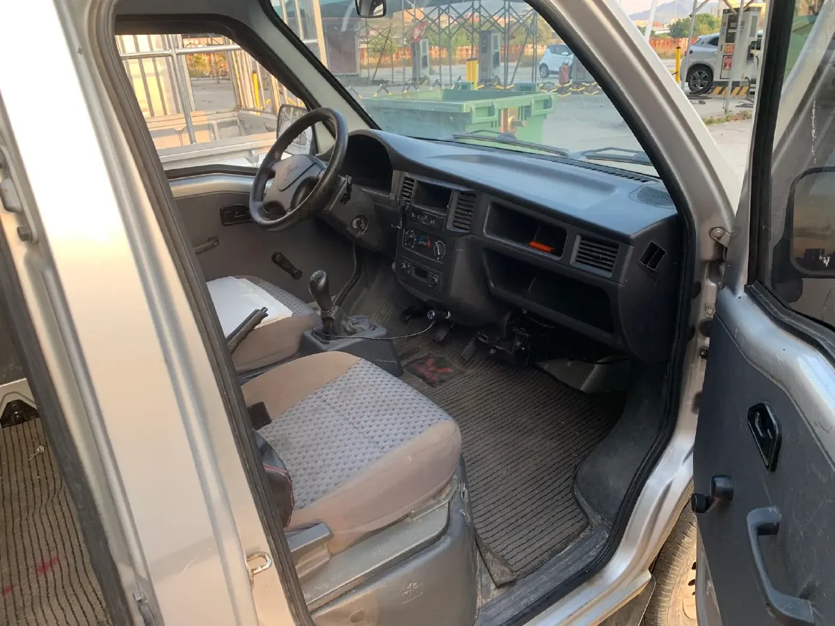 2020 WuLing ZhiGuang 1.2L 76HP L4 5MT,autocango,china used car exporter,china ev exporter,chinese used car exporter,chinese used ev exporter