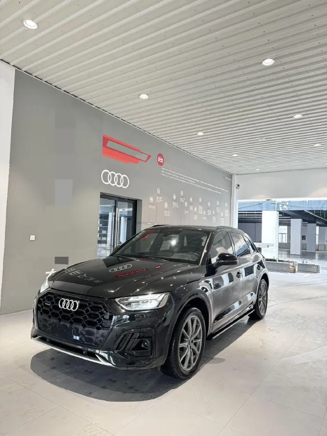 2023 Audi Q5L 2.0T 190HP L4 7DCT,autocango,china used car exporter,china ev exporter,chinese used car exporter,chinese used ev exporter