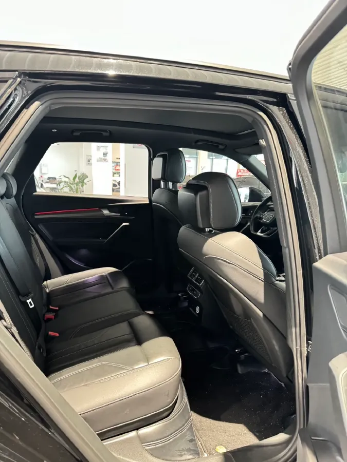 2023 Audi Q5L 2.0T 190HP L4 7DCT,autocango,china used car exporter,china ev exporter,chinese used car exporter,chinese used ev exporter