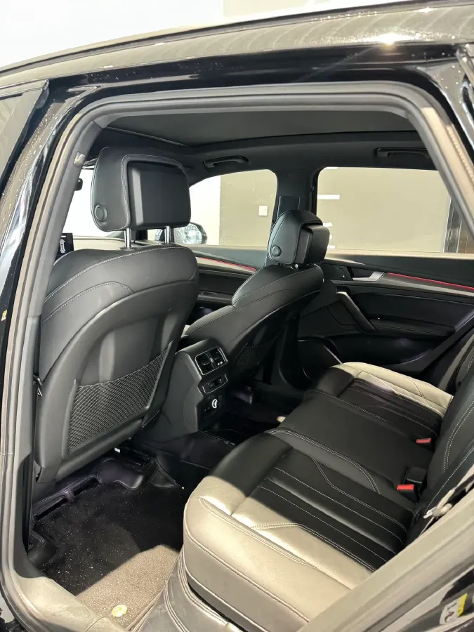 2023 Audi Q5L 2.0T 190HP L4 7DCT,autocango,china used car exporter,china ev exporter,chinese used car exporter,chinese used ev exporter