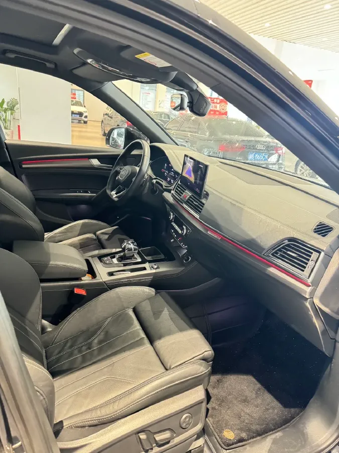 2023 Audi Q5L 2.0T 190HP L4 7DCT,autocango,china used car exporter,china ev exporter,chinese used car exporter,chinese used ev exporter