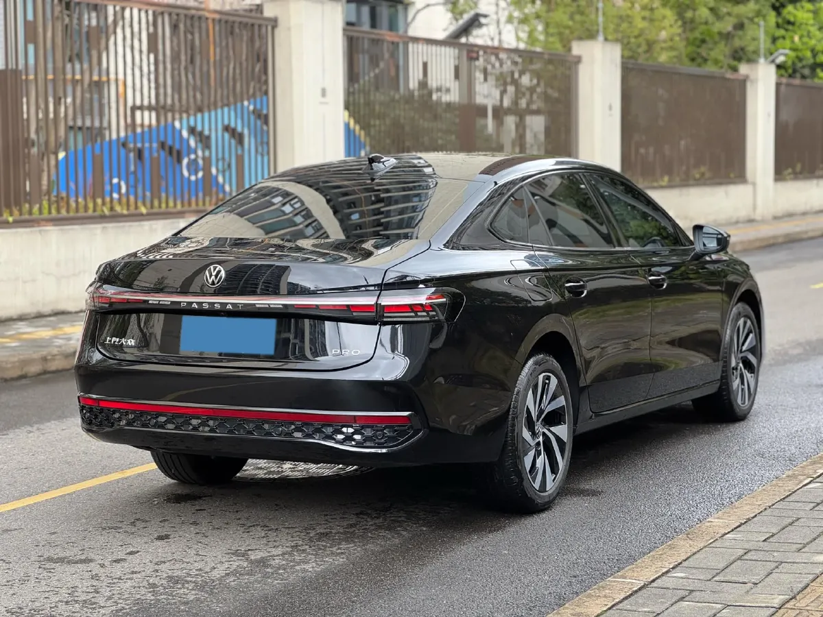 2025 Volkswagen Passat 2.0T 220HP L4 7DCT,autocango,china used car exporter,china ev exporter,chinese used car exporter,chinese used ev exporter